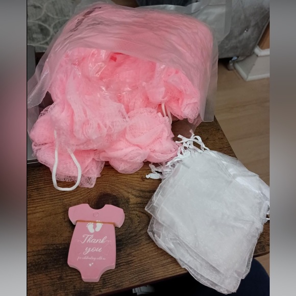 24 Sets Baby Shower Favors for Guests in Pink - Picture 9 of 10